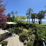 Cosy Sea Front Garden Διαμέρισμα *