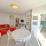 Διαμέρισμα Cosy Sea Front Garden *