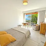 Cosy Sea Front Garden Διαμέρισμα *