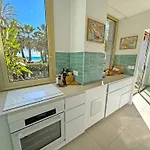 Cosy Sea Front Garden Διαμέρισμα *