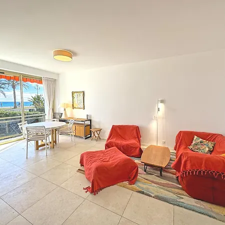 Cosy Sea Front Garden 니스