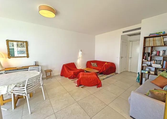 Cosy Sea Front Garden Apartman