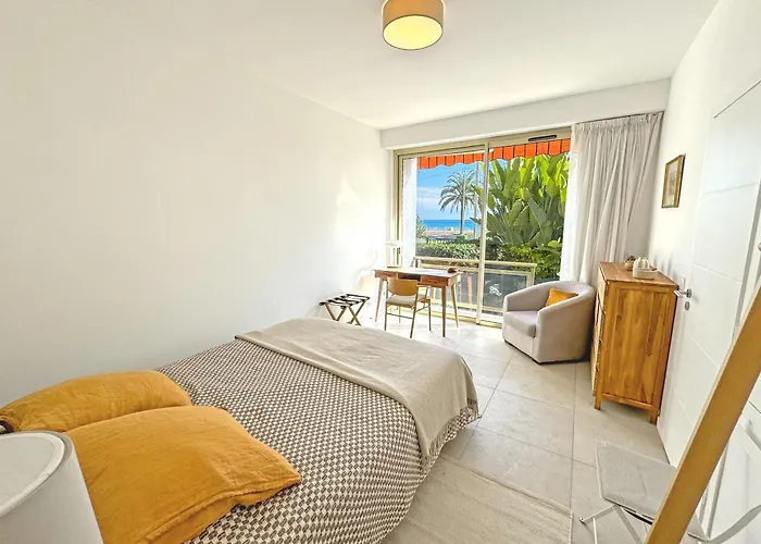 Cosy Sea Front Garden Apartman *