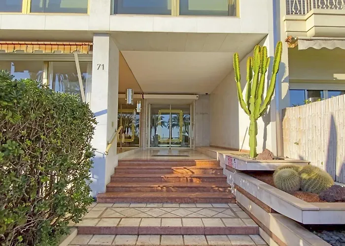 Cosy Sea Front Garden Apartamento