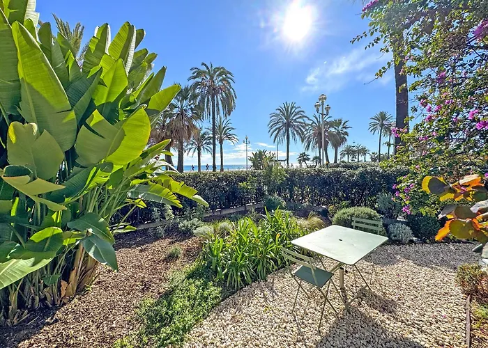 Cosy Sea Front Garden Апартаменты Ницца