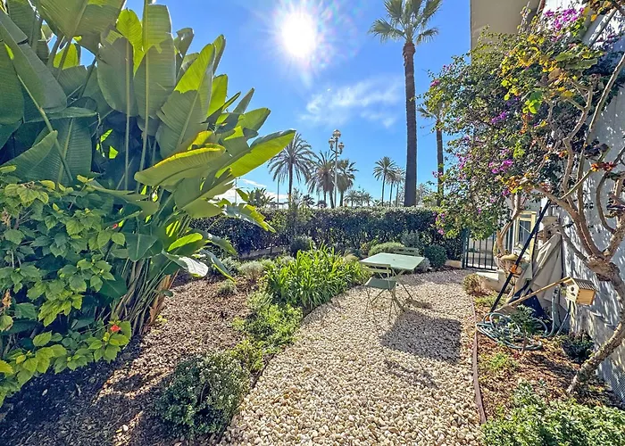 Cosy Sea Front Garden Апартаменты